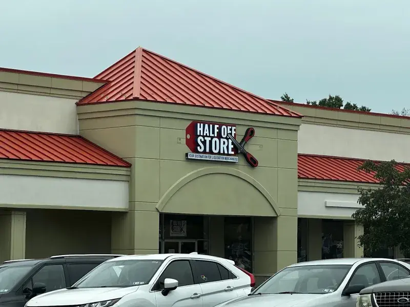 Half Off Store in North Wales, Pennsylvania