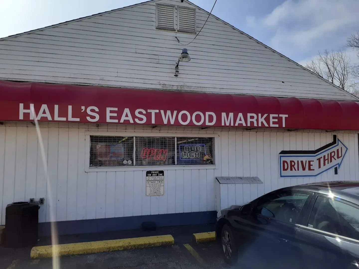 Hall's Eastwood Market - Grocery store in Riverside, Ohio