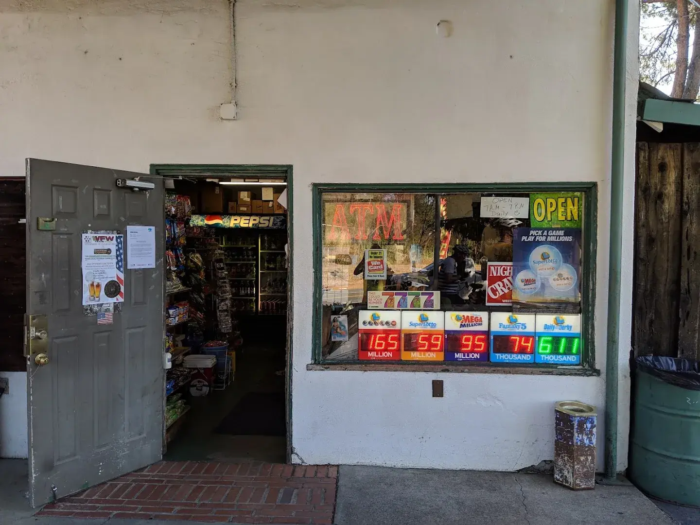 J's Market - Convenience store in Shasta, California