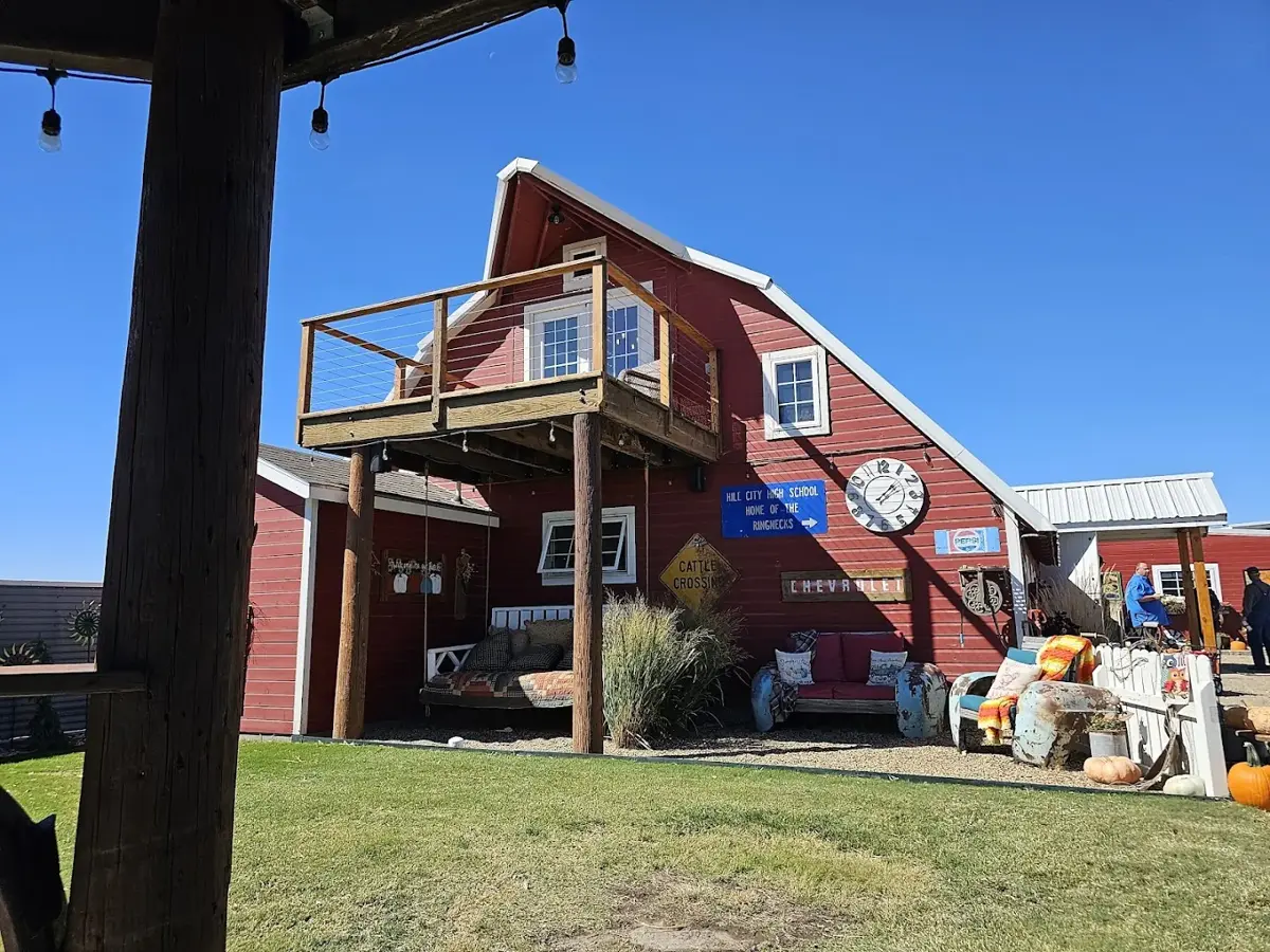 Jack Creek Salvage - Supermarket in Hill City, KS