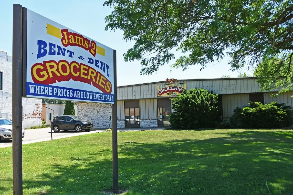 Jams 2 Bent and Dent Reedsburg location - Grocery store in Reedsburg, WI