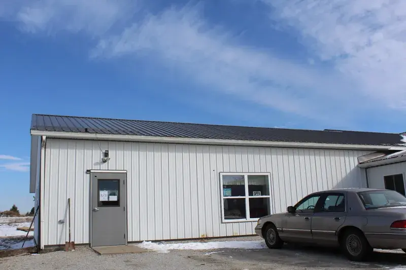 JohnJohn's Country Store (FKA: Scenic View Salvage Groceries) - Discount supermarket in Kensington, Ohio