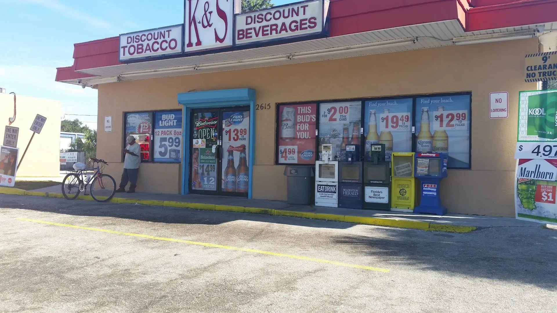 K & S Food & Beverage - Convenience store in Bradenton, Florida