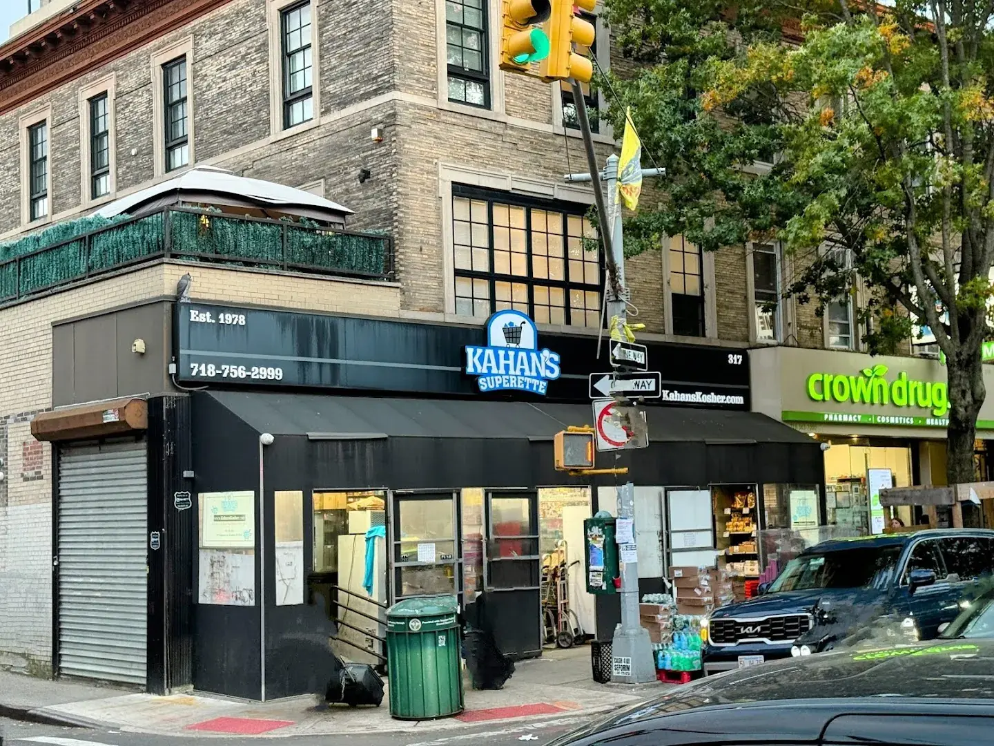 Kahan's Superette - Kosher grocery store in Brooklyn, New York