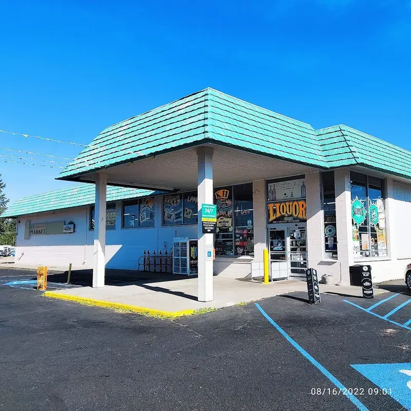 KH Grocery Market in Otis Orchards, Washington