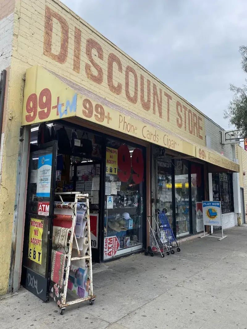 L A Discount Store in Los Angeles, California