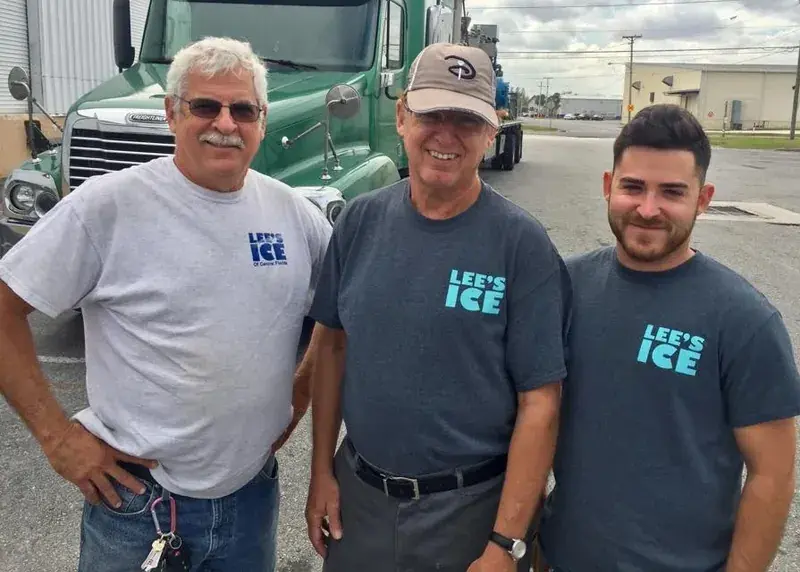 Lee's Food Store & Ice in Sarasota, Florida