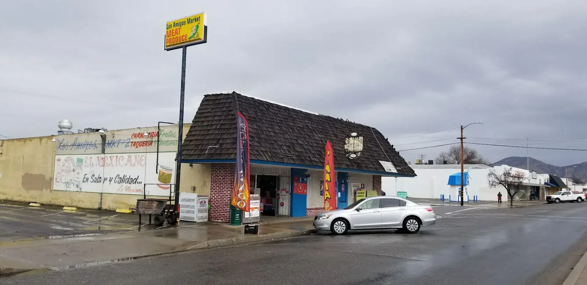 Los Amigos Market - Grocery store in Orange Cove, California