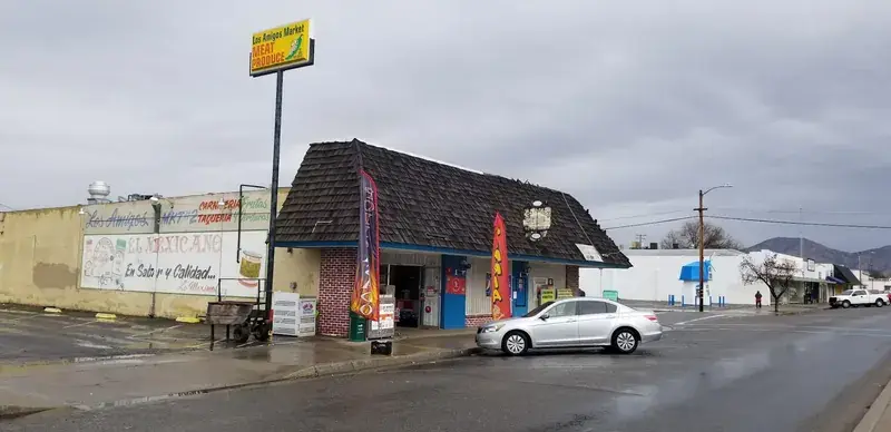 Los Amigos Market in Orange Cove, California