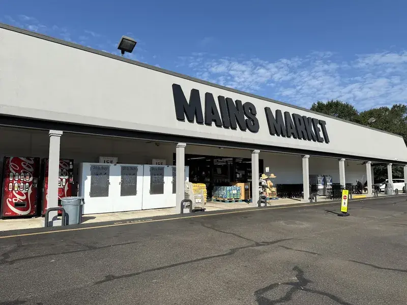 Main's Market in Folsom, Louisiana