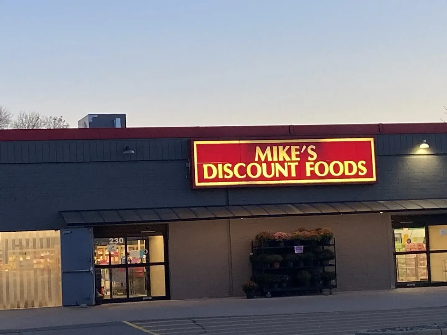 Mike's Fridley Discount Foods Inc - Grocery store in Fridley, Minnesota