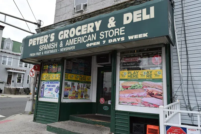 Peter's Grocery & Deil in Jersey City, New Jersey