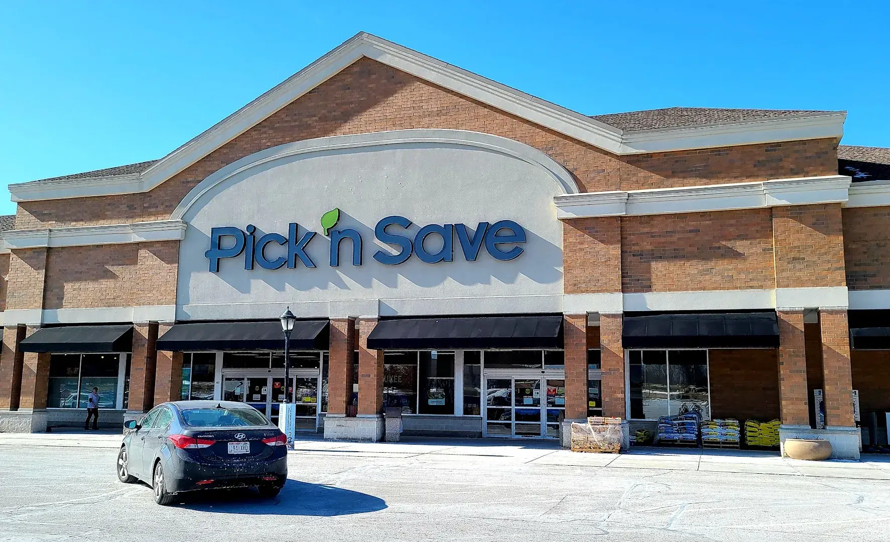 Pick 'n Save - Grocery store in Pewaukee, Wisconsin