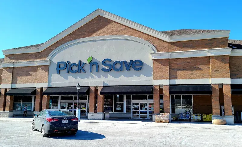 Pick 'n Save in Pewaukee, WI