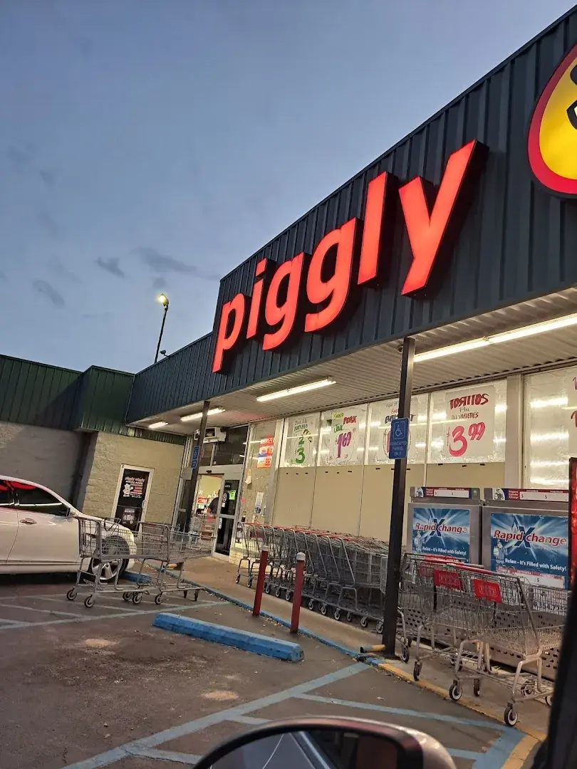 Piggly Wiggly - Grocery store in Graceville, Florida