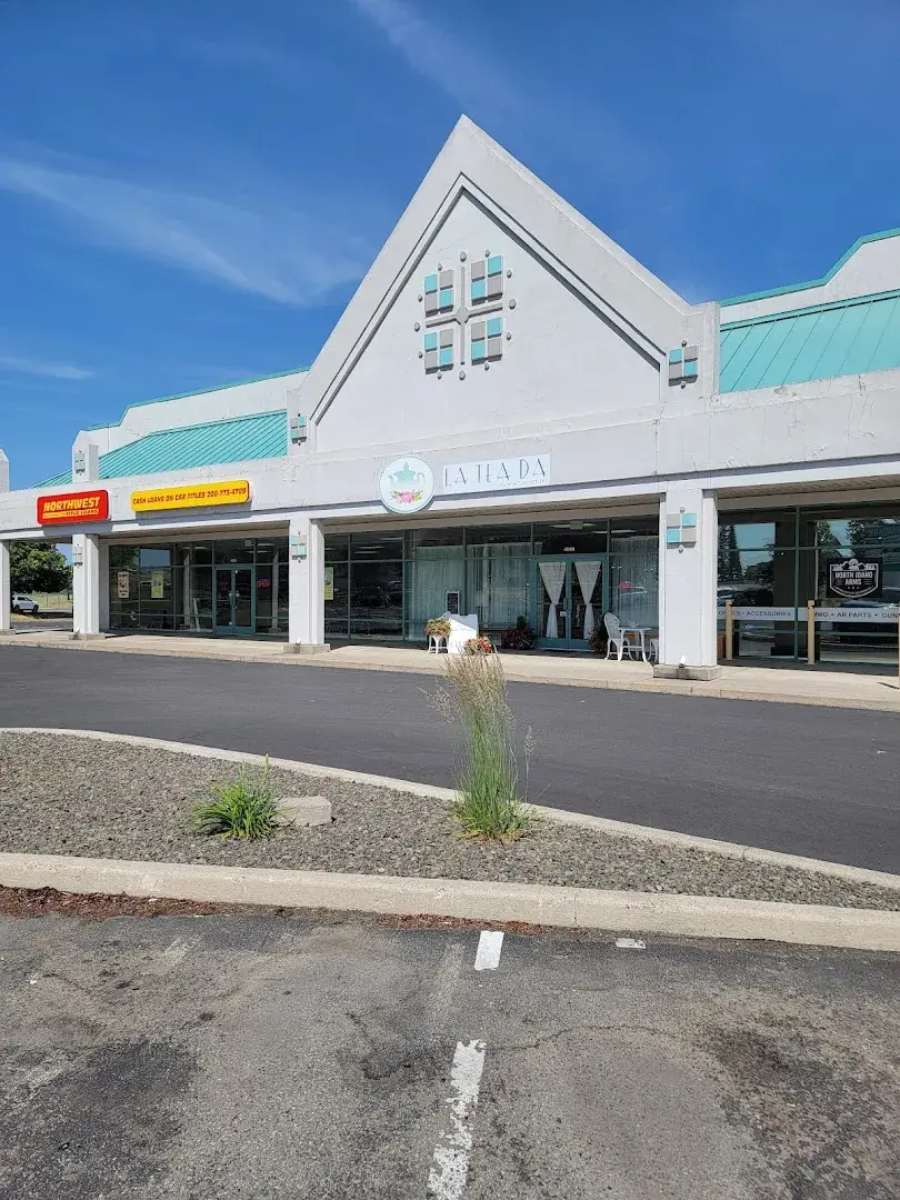 Post Falls Factory Store - Business center in Post Falls, Idaho