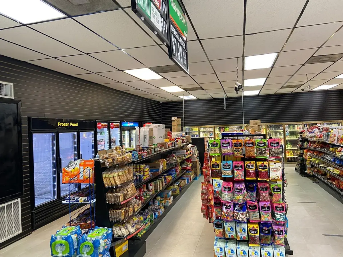 Quik Save Discount Store - Discount store in Harvey, LA