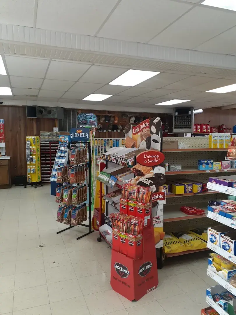 Robinson & Son Grocery - Grocery store in Spencer, Tennessee
