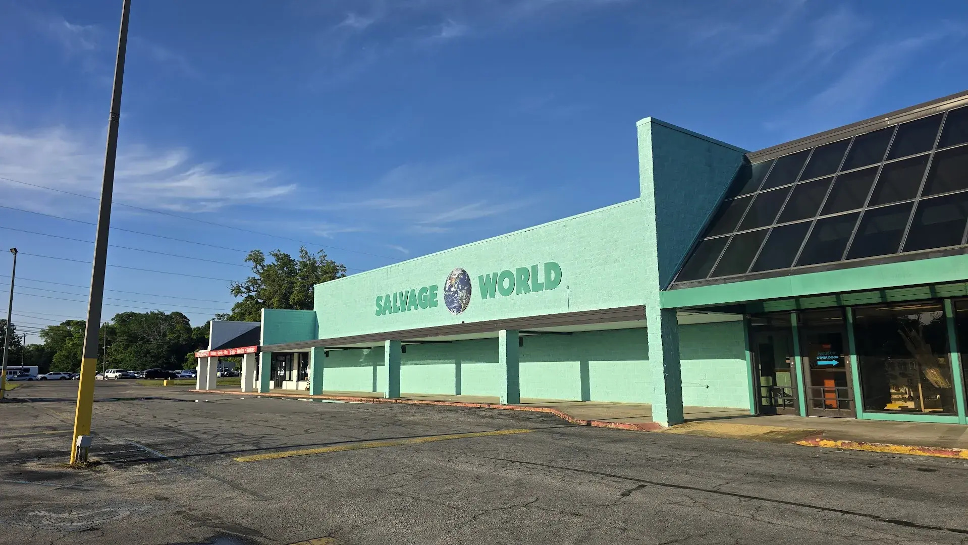 Salvage World Of Gulfport - Discount store in Gulfport, Mississippi