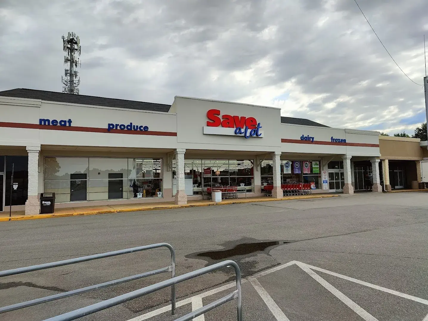 Save A Lot - Grocery store in Richmond, Virginia