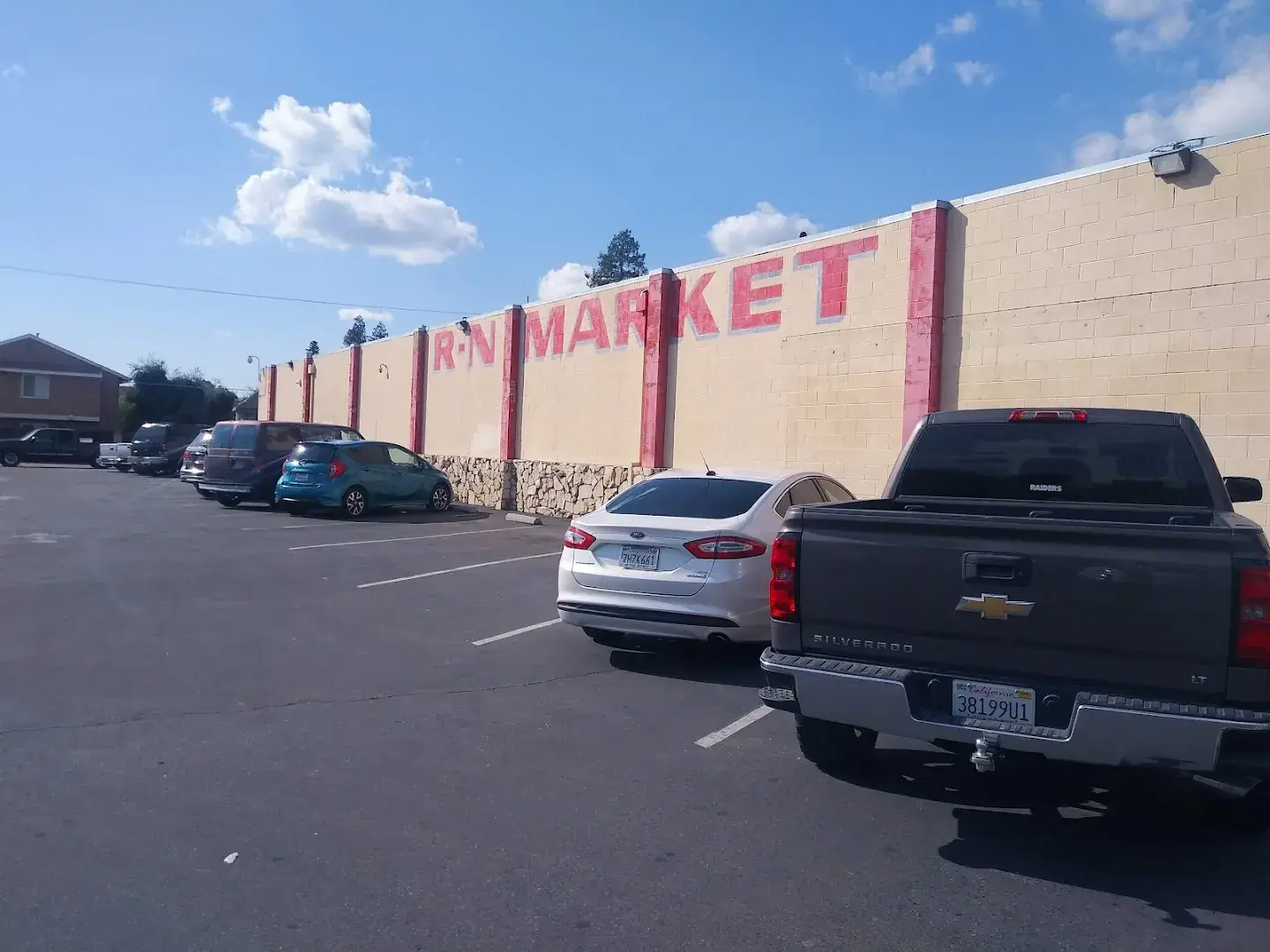 SaveCo of Exeter - Grocery store in Exeter, California
