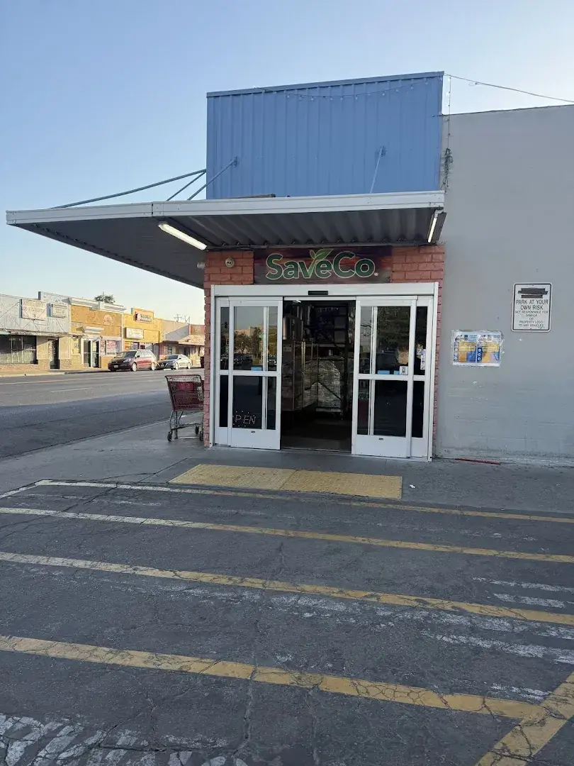SaveCo Supermarket - Supermarket in Orosi, California