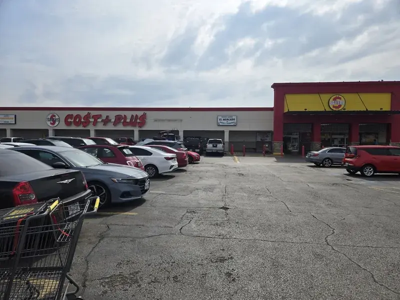 Savers Cost Plus Supermarket in Irving, Texas