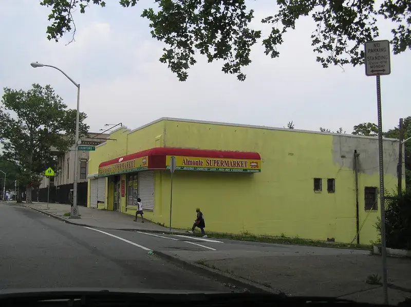 Shop Smart Food Market in Newark, New Jersey