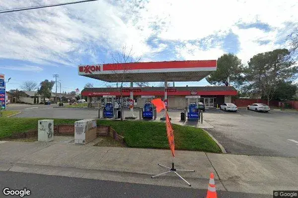 Krispy Krunchy Chicken @Discount Grocery Enterprise in North Highlands, California - street view