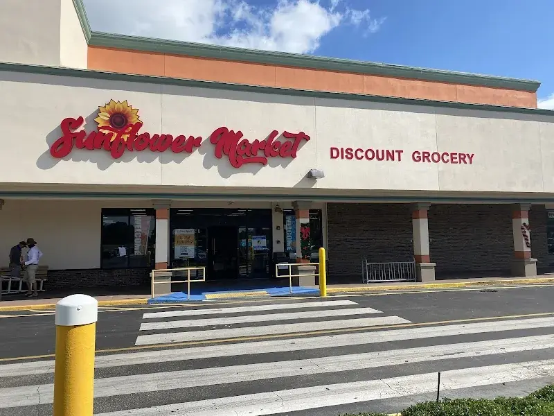 Sunflower Discount Grocery Liquidation Outlet in Englewood, Florida