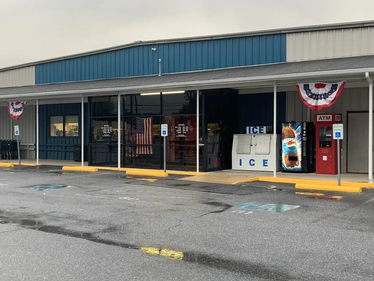 Sunset Outlet - Grocery store in Lebanon, Pennsylvania