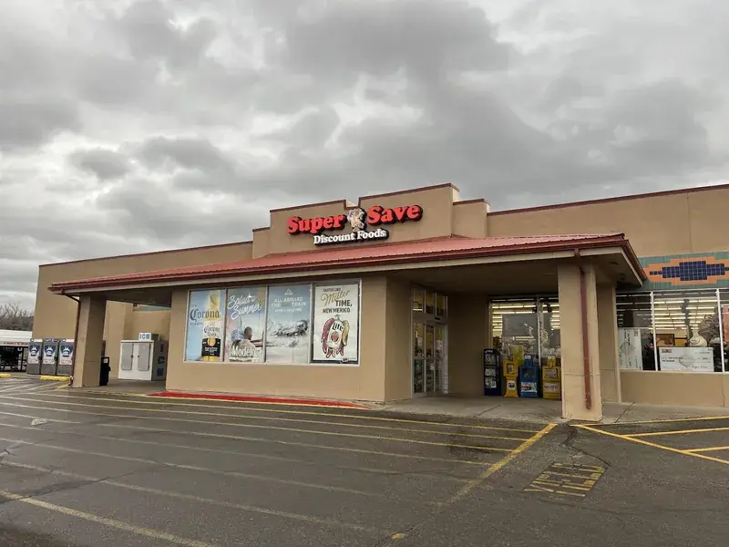 Super Save Discount Food Store in Taos, New Mexico