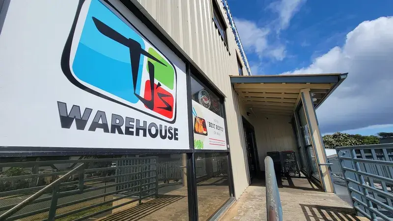 Tj's Warehouse Outlet in Wailuku, Hawaii