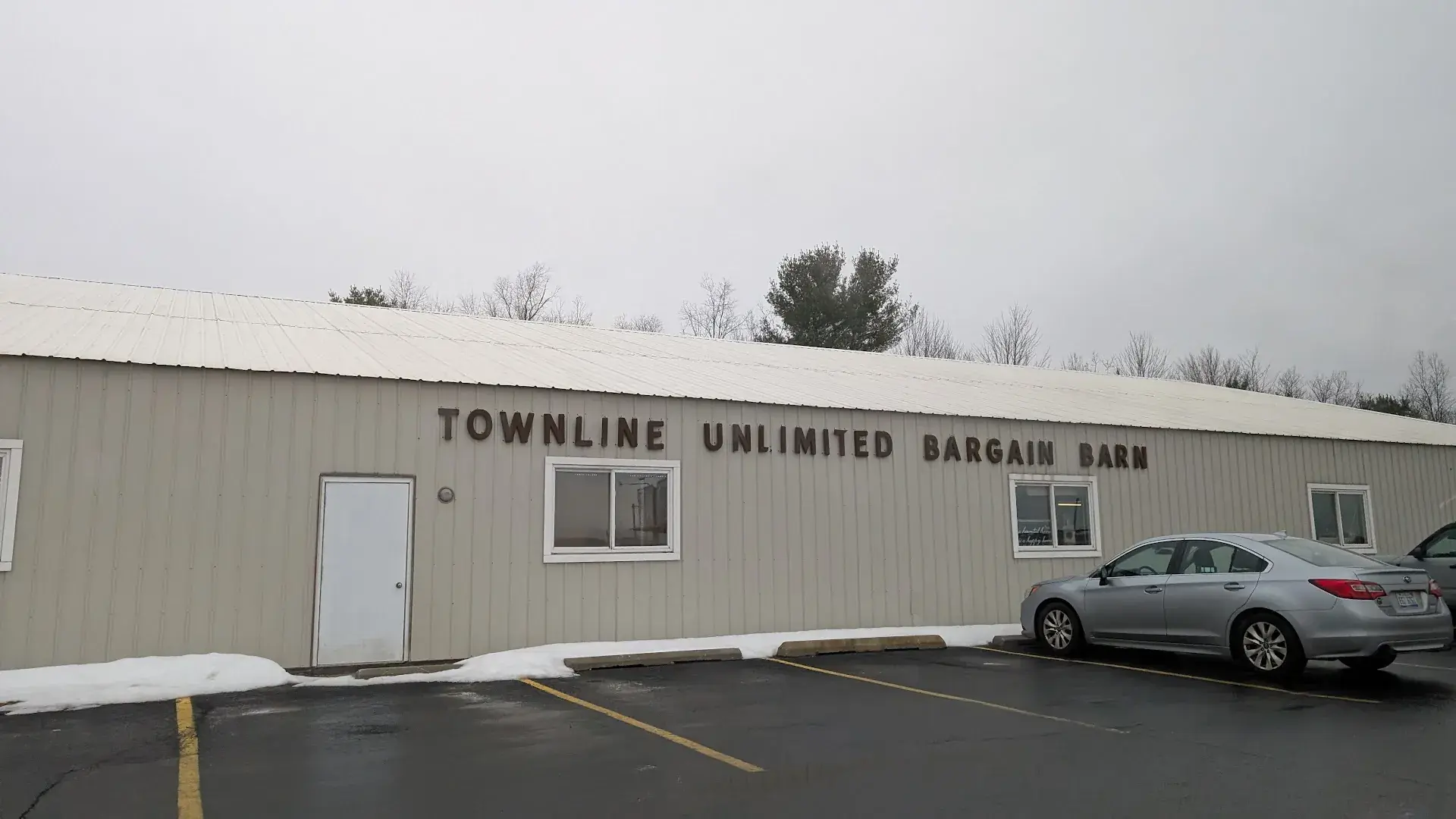 Townline Bargain Barn - Discount store in Manistee, Michigan