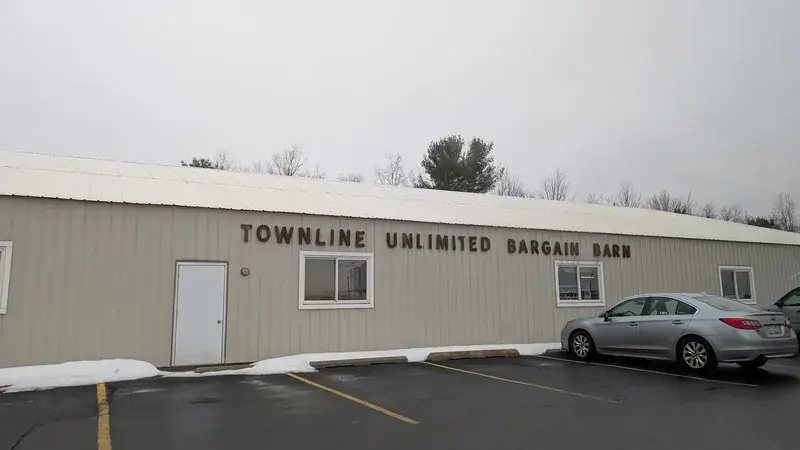 Townline Bargain Barn in Manistee, MI