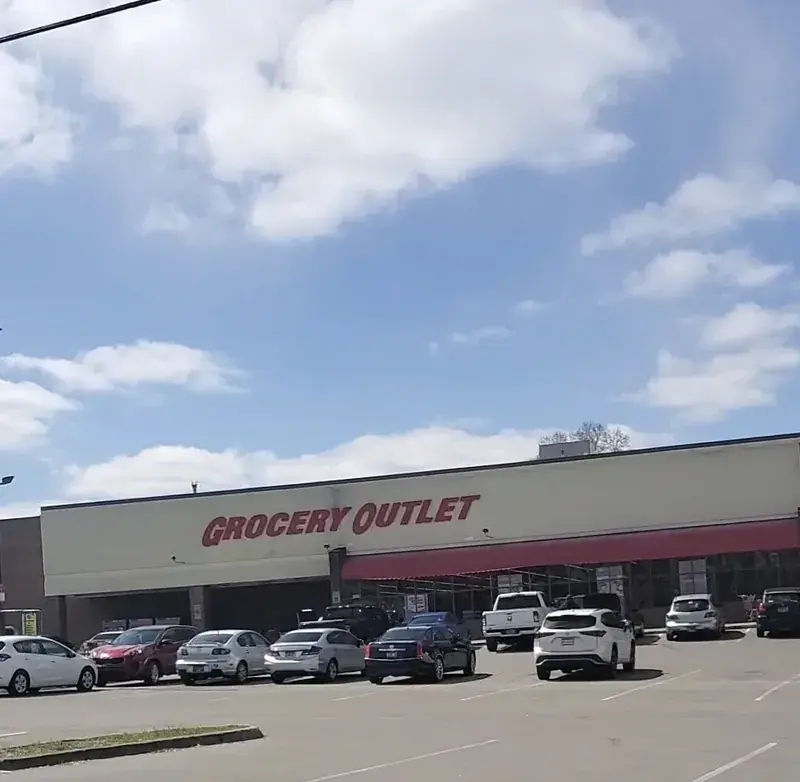 United Grocery Outlet in Knoxville, Tennessee