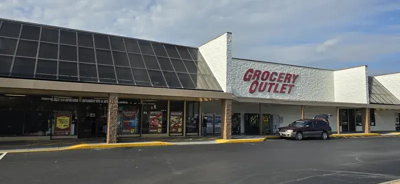 United Grocery Outlet in Elizabethton, Tennessee