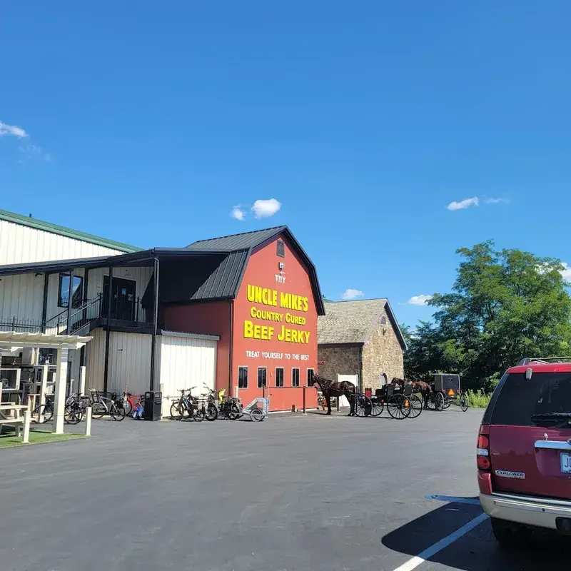 Walnut Creek Cheese & Market in Walnut Creek, Ohio