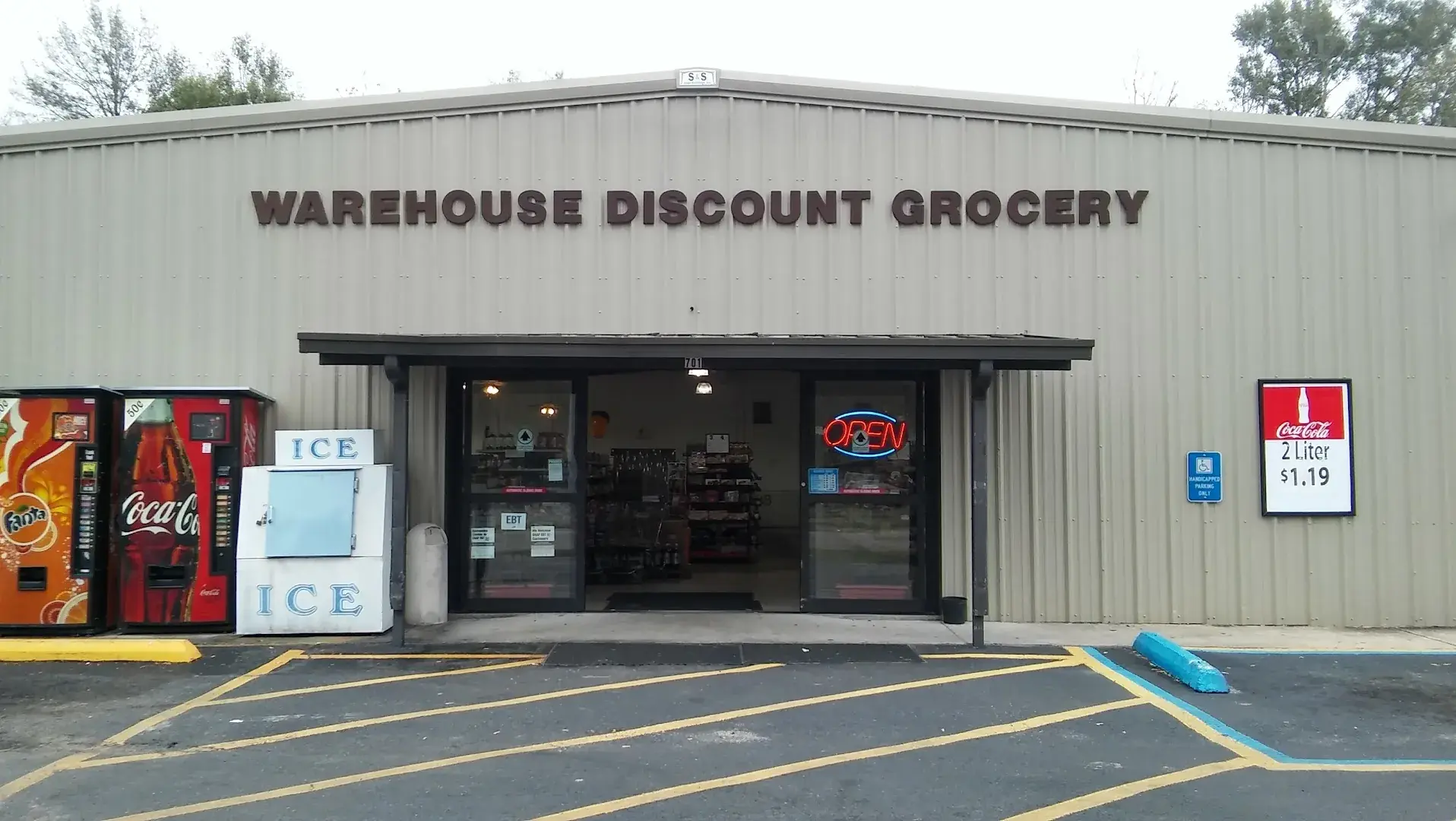 Warehouse Discount Grocery - Grocery store in Picayune, Mississippi