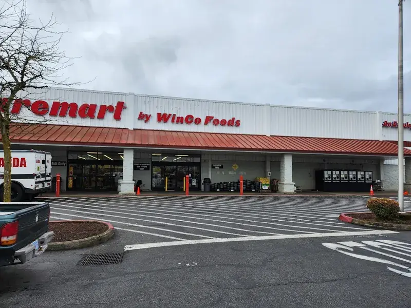 Waremart in Independence, Oregon