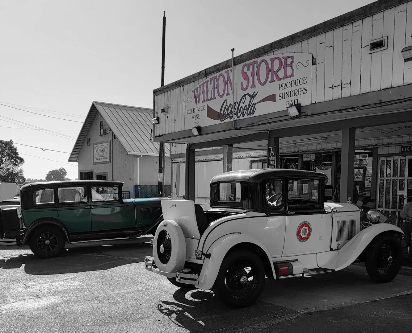 Wilton Cash Store - Convenience store in Wilton, California