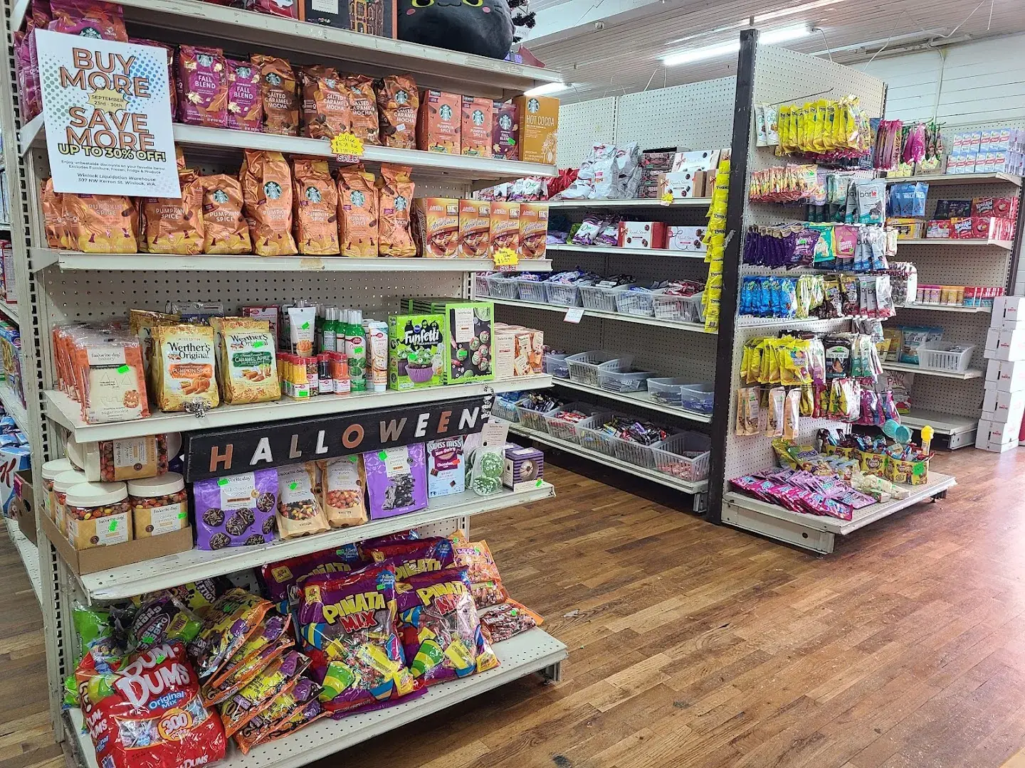Winlock Liquidation Warehouse - Grocery store in Winlock, Washington